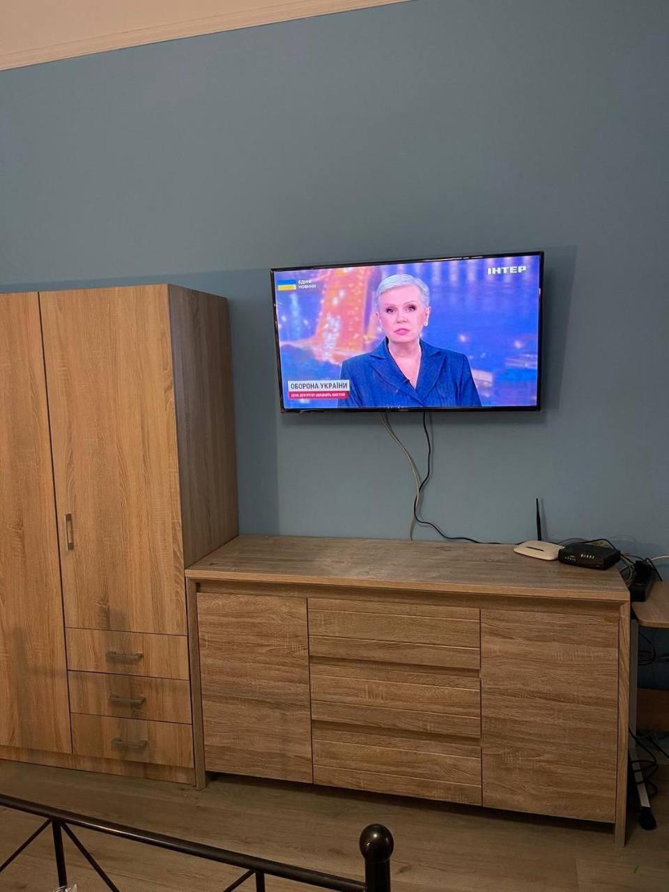 Appartement Біля Залізничного Вокзалу Вулиця Олени Степанівни 33Б à Lviv Extérieur photo